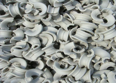 Open - Hole Ring Alumina Ceramic Packing Good Thermal Shock Resistance