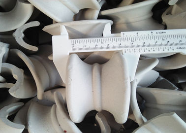 Open - Hole Ring Alumina Ceramic Packing Good Thermal Shock Resistance